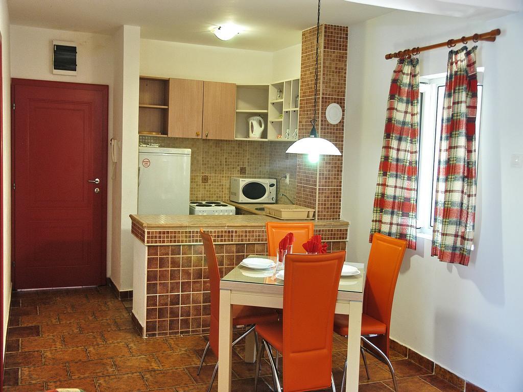 Apartments Maris Petrovac Chambre photo